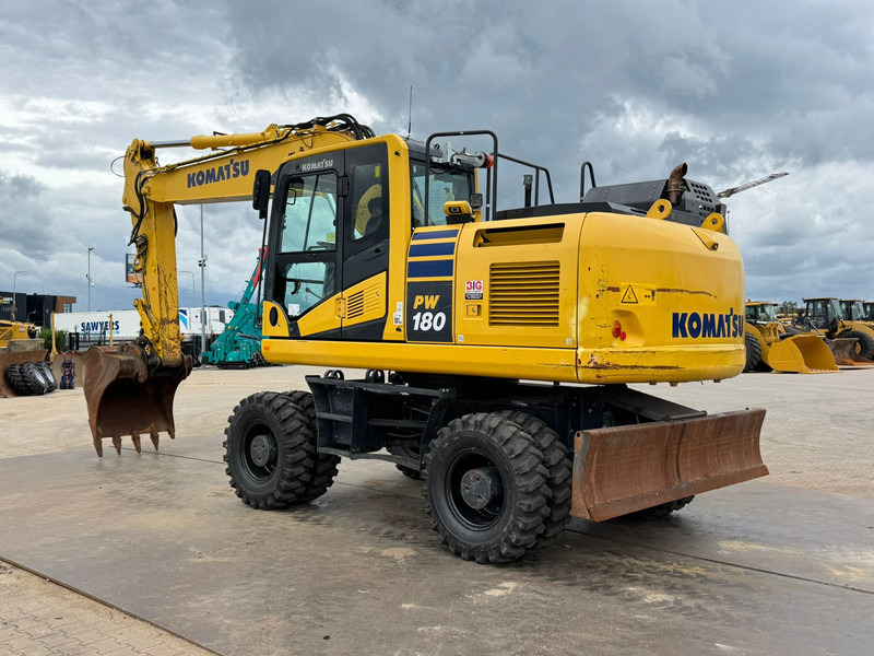 Komatsu PW180-11 - حفارة على عجلات: صور 3 Komatsu PW180-11 - حفارة على عجلات: صور 3