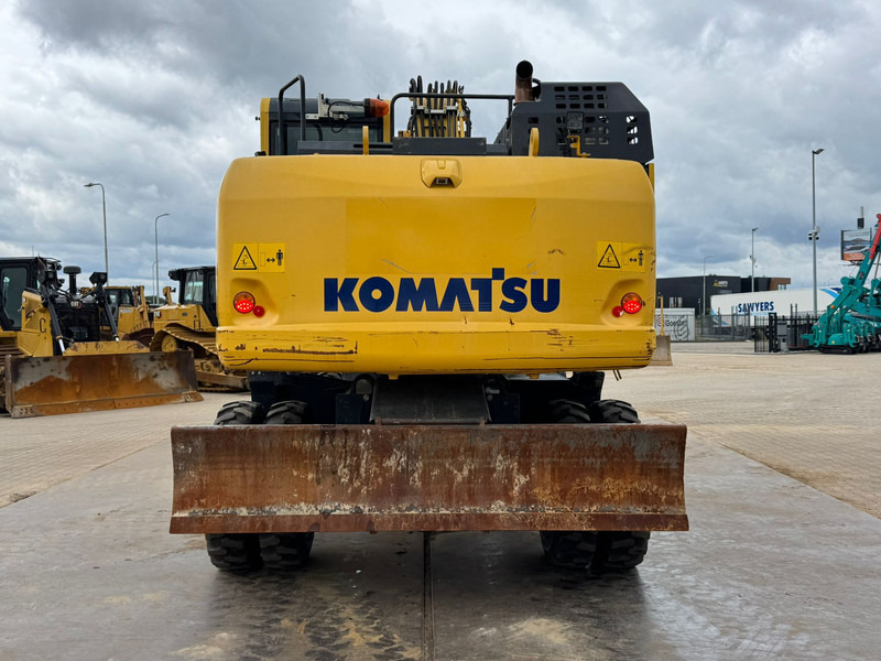 Komatsu PW180-11 - حفارة على عجلات: صور 4 Komatsu PW180-11 - حفارة على عجلات: صور 4