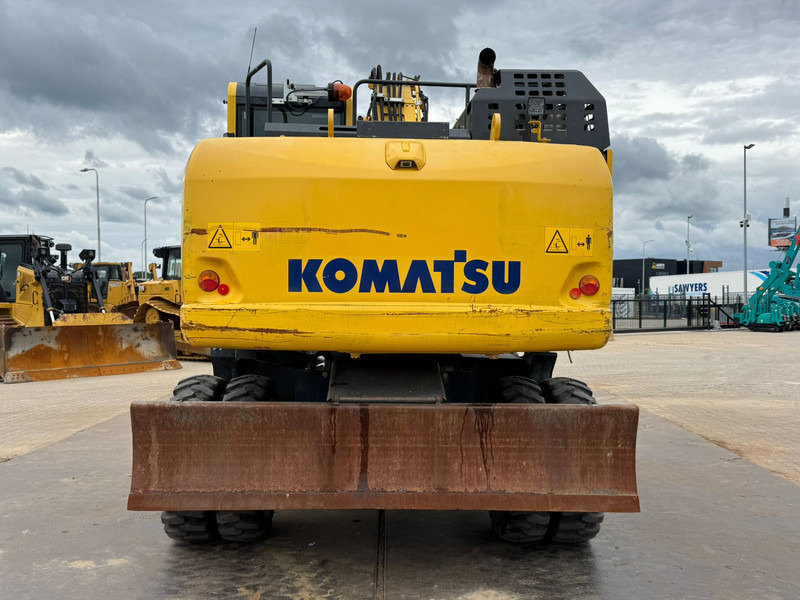 Komatsu PW180-11 - حفارة على عجلات: صور 4 Komatsu PW180-11 - حفارة على عجلات: صور 4