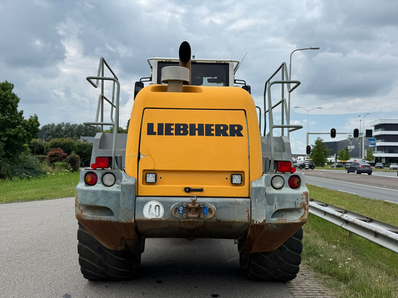 Liebherr L566 2plus2 - اللودر بعجل: صور 4 Liebherr L566 2plus2 - اللودر بعجل: صور 4