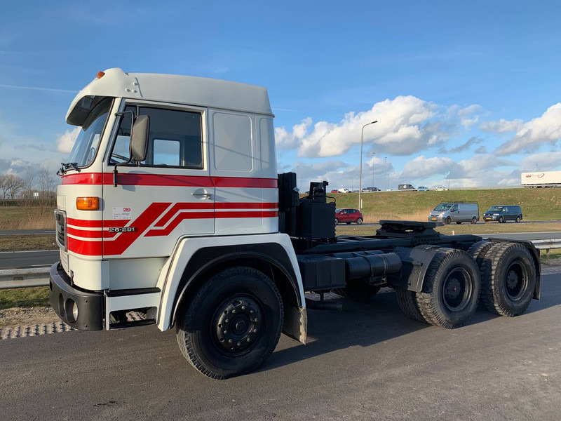 MAN 26.281 6x4 Tractor Head - شاحنة جرار: صور 1 MAN 26.281 6x4 Tractor Head - شاحنة جرار: صور 1
