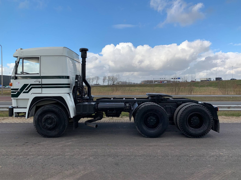 MAN 26.281 6x4 Tractor Head - شاحنة جرار: صور 2 MAN 26.281 6x4 Tractor Head - شاحنة جرار: صور 2