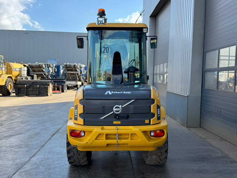 Volvo L30G - اللودر بعجل: صور 4 Volvo L30G - اللودر بعجل: صور 4