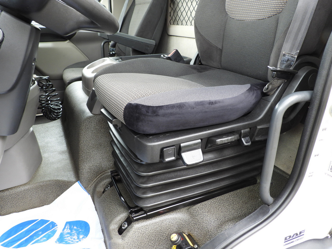 قلاب صغير DAF LF 180 THREE-WAY TIPPER CRUISE CONTROL LED LIGHTS AUTOMATIC TRANSMISSION TWIN WHEELS AIR CONDITIONING 180HP: صور 32 قلاب صغير DAF LF 180 THREE-WAY TIPPER CRUISE CONTROL LED LIGHTS AUTOMATIC TRANSMISSION TWIN WHEELS AIR CONDITIONING 180HP: صور 32