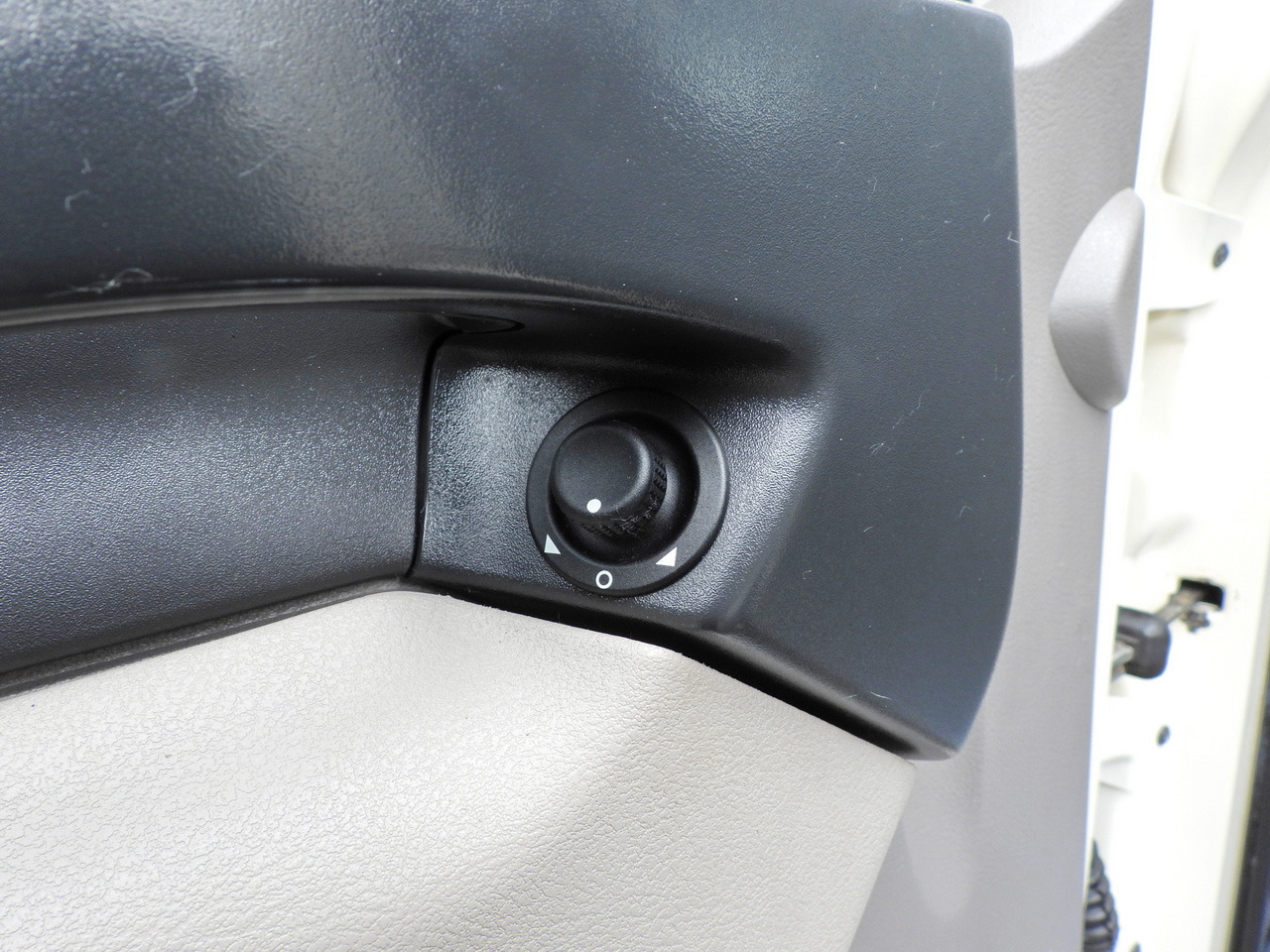 قلاب صغير DAF LF 180 THREE-WAY TIPPER CRUISE CONTROL LED LIGHTS AUTOMATIC TRANSMISSION TWIN WHEELS AIR CONDITIONING 180HP: صور 34 قلاب صغير DAF LF 180 THREE-WAY TIPPER CRUISE CONTROL LED LIGHTS AUTOMATIC TRANSMISSION TWIN WHEELS AIR CONDITIONING 180HP: صور 34