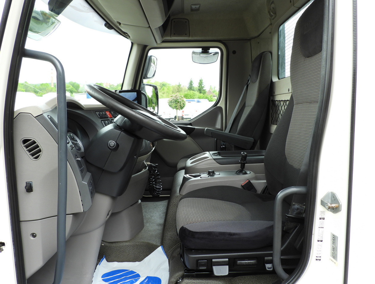 قلاب صغير DAF LF 180 THREE-WAY TIPPER CRUISE CONTROL LED LIGHTS AUTOMATIC TRANSMISSION TWIN WHEELS AIR CONDITIONING 180HP: صور 31 قلاب صغير DAF LF 180 THREE-WAY TIPPER CRUISE CONTROL LED LIGHTS AUTOMATIC TRANSMISSION TWIN WHEELS AIR CONDITIONING 180HP: صور 31