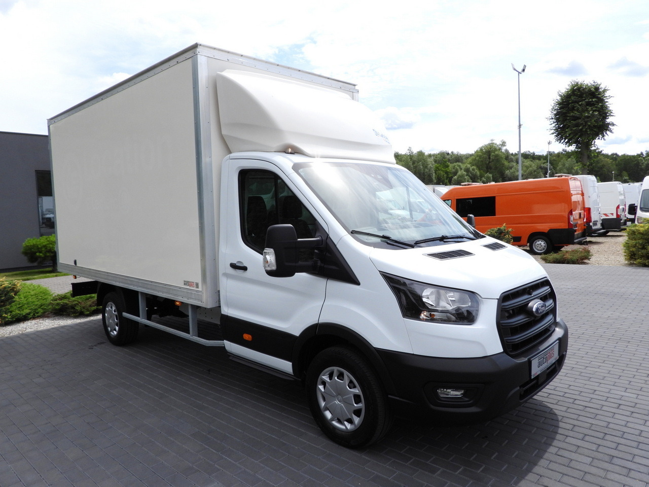 FORD TRANSIT BOX 8 PALLETS CRUISE CONTROL AIR CONDITIONING 130HP - الشاحنات الصغيرة صندوق مغلق: صور 4 FORD TRANSIT BOX 8 PALLETS CRUISE CONTROL AIR CONDITIONING 130HP - الشاحنات الصغيرة صندوق مغلق: صور 4