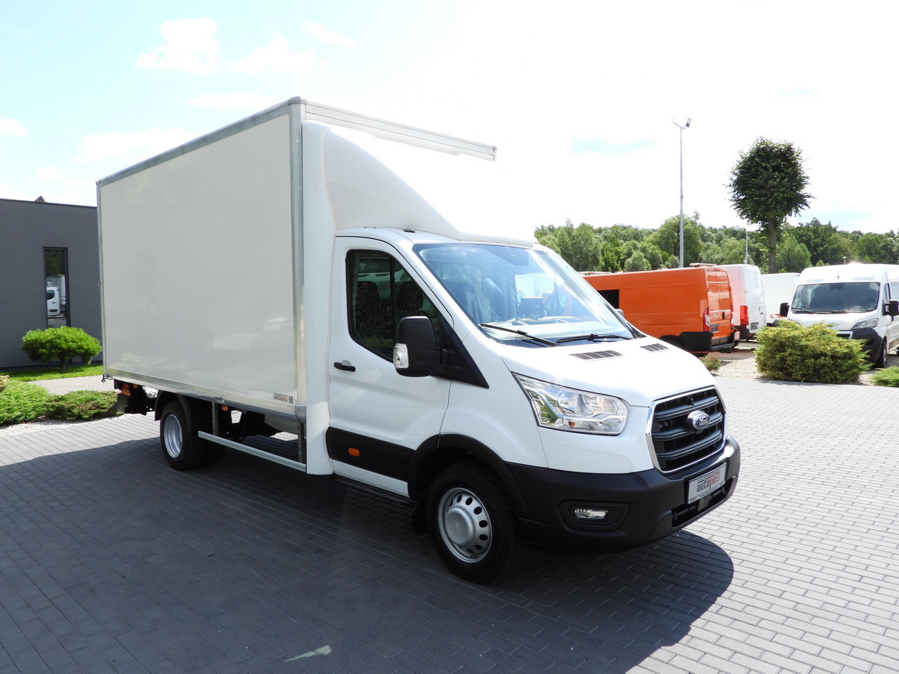 FORD TRANSIT BOX LIFT 8 PALLETS CRUISE CONTROL LED LIGHTS TWIN WHEELS AIR CONDITIONING 130HP - الشاحنات الصغيرة صندوق مغلق: صور 4 FORD TRANSIT BOX LIFT 8 PALLETS CRUISE CONTROL LED LIGHTS TWIN WHEELS AIR CONDITIONING 130HP - الشاحنات الصغيرة صندوق مغلق: صور 4
