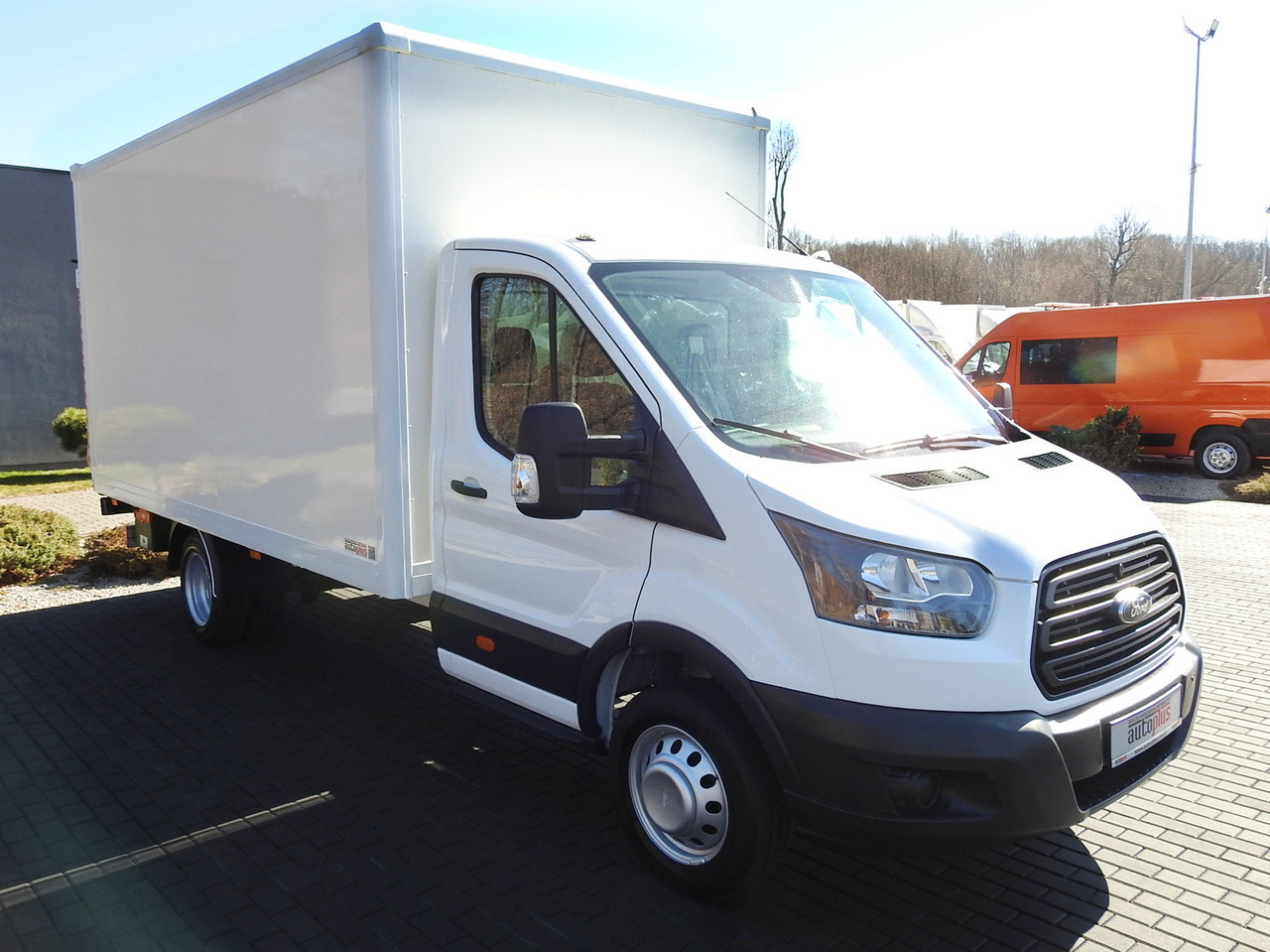 FORD TRANSIT BOX LIFT 8 PALLETS TWIN WHEELS AIR CONDITIONING 130HP - الشاحنات الصغيرة صندوق مغلق: صور 4 FORD TRANSIT BOX LIFT 8 PALLETS TWIN WHEELS AIR CONDITIONING 130HP - الشاحنات الصغيرة صندوق مغلق: صور 4
