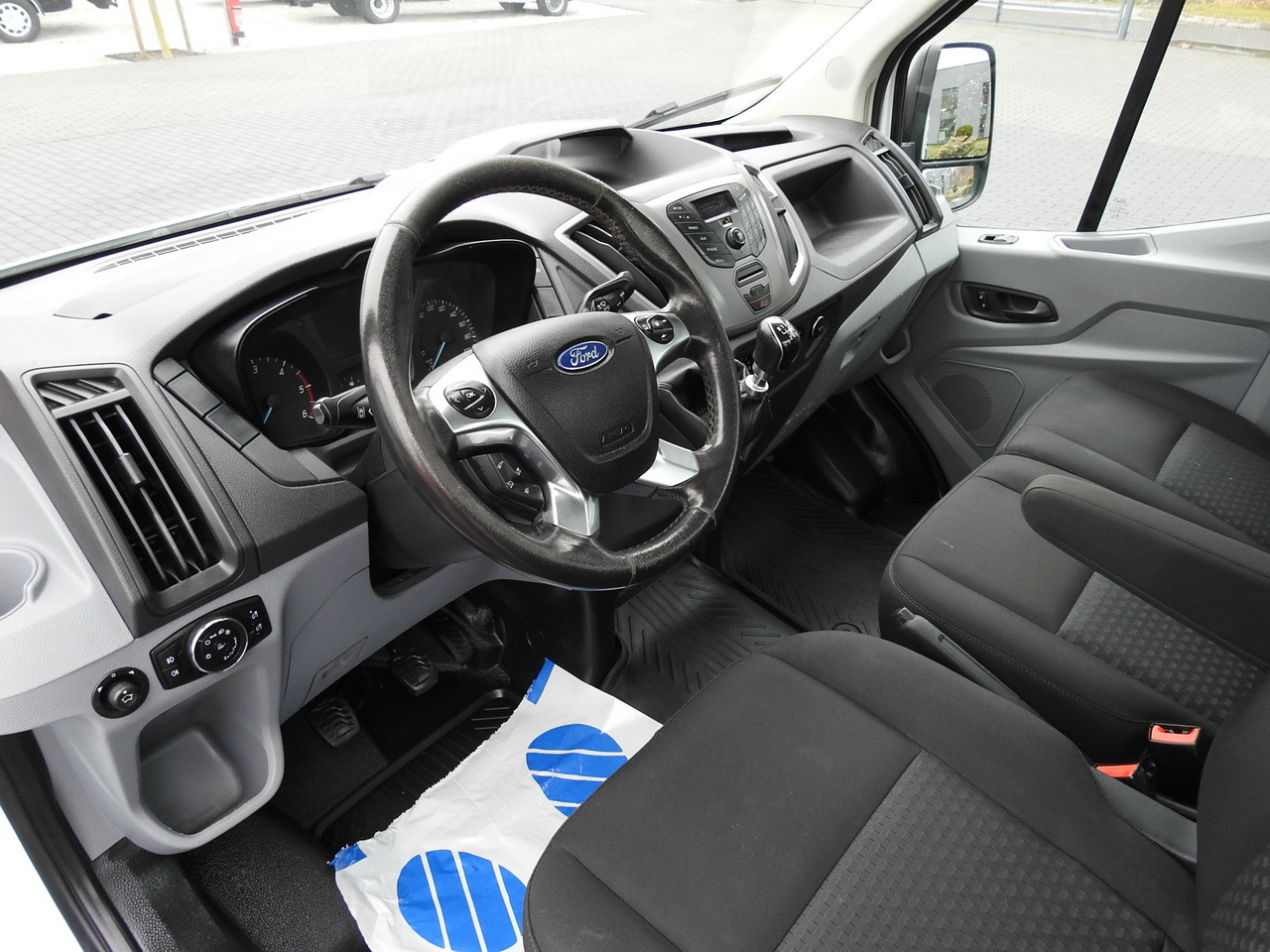 FORD TRANSIT TIPPER CRUISE CONTROL AIR CONDITIONING TWIN WHEELS 170HP - قلاب صغير: صور 2 FORD TRANSIT TIPPER CRUISE CONTROL AIR CONDITIONING TWIN WHEELS 170HP - قلاب صغير: صور 2