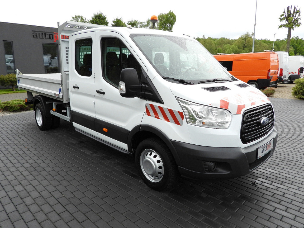 FORD TRANSIT TIPPER DOUBLE CABIN DOKA 6 SEATS CRUISE CONTROL AIR CONDITIONING TWIN WHEELS 170HP - قلاب صغير: صور 4 FORD TRANSIT TIPPER DOUBLE CABIN DOKA 6 SEATS CRUISE CONTROL AIR CONDITIONING TWIN WHEELS 170HP - قلاب صغير: صور 4