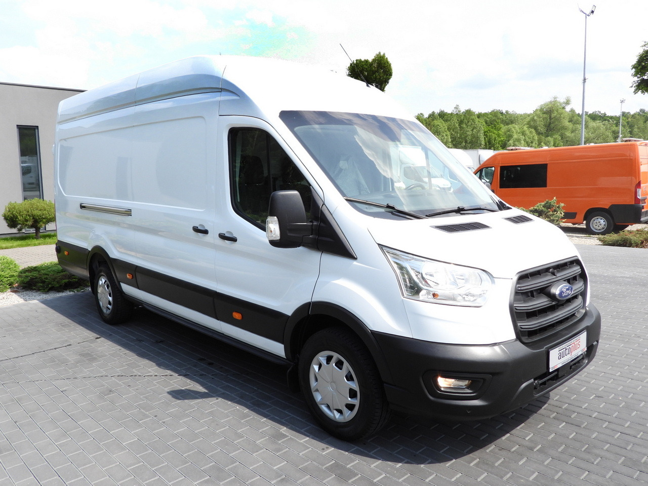 FORD TRANSIT VAN CRUISE CONTROL LED LIGHTS AIR CONDITIONING 130HP - فان: صور 4 FORD TRANSIT VAN CRUISE CONTROL LED LIGHTS AIR CONDITIONING 130HP - فان: صور 4