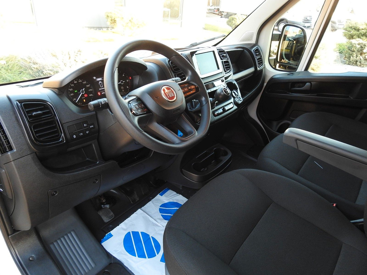 Fiat DUCATO KOFFER AUFZUG 8 PALETTEN TEMPOMAT - الشاحنات الصغيرة صندوق مغلق: صور 2 Fiat DUCATO KOFFER AUFZUG 8 PALETTEN TEMPOMAT - الشاحنات الصغيرة صندوق مغلق: صور 2