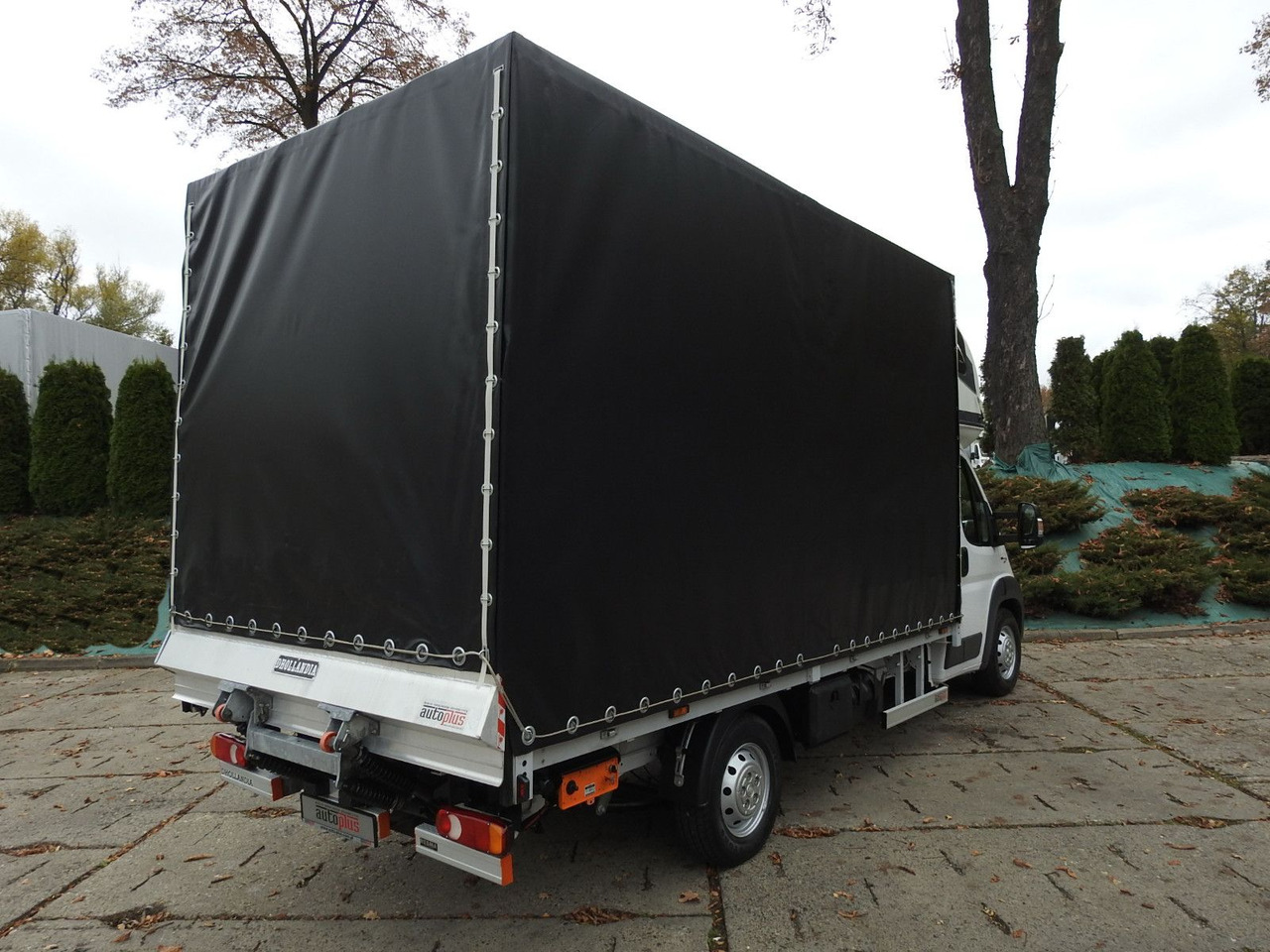 Fiat DUCATO PRITSCHE PLANE AUFZUG 8 PALETTEN WEBASTO - الشاحنات الصغيرة ستائر: صور 3 Fiat DUCATO PRITSCHE PLANE AUFZUG 8 PALETTEN WEBASTO - الشاحنات الصغيرة ستائر: صور 3