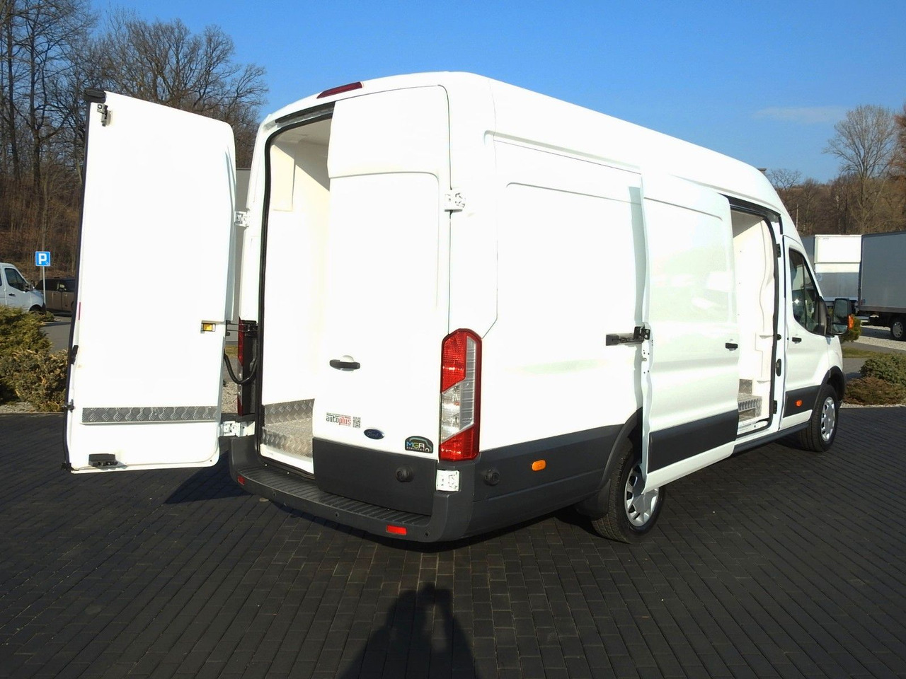 Ford TRANSIT KÜHLKASTENWAGEN 0*C HEIZFUNKTION TEMP. - الشاحنات الصغيرة المبردة: صور 3 Ford TRANSIT KÜHLKASTENWAGEN 0*C HEIZFUNKTION TEMP. - الشاحنات الصغيرة المبردة: صور 3