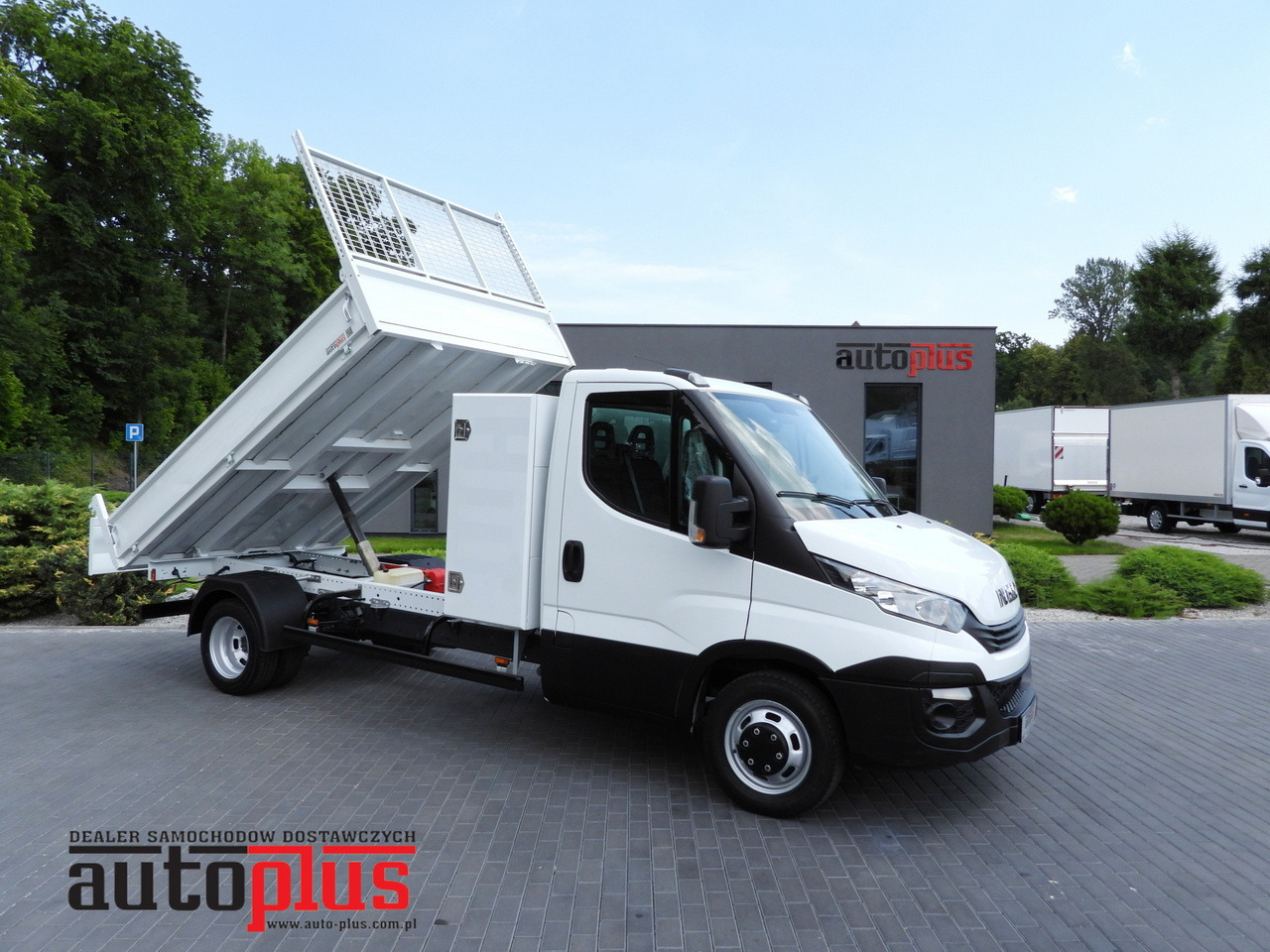 IVECO DAILY 35C15 TIPPER CRUISE CONTROL TWIN WHEELS AIR CONDITIONING 150HP - قلاب صغير: صور 1 IVECO DAILY 35C15 TIPPER CRUISE CONTROL TWIN WHEELS AIR CONDITIONING 150HP - قلاب صغير: صور 1