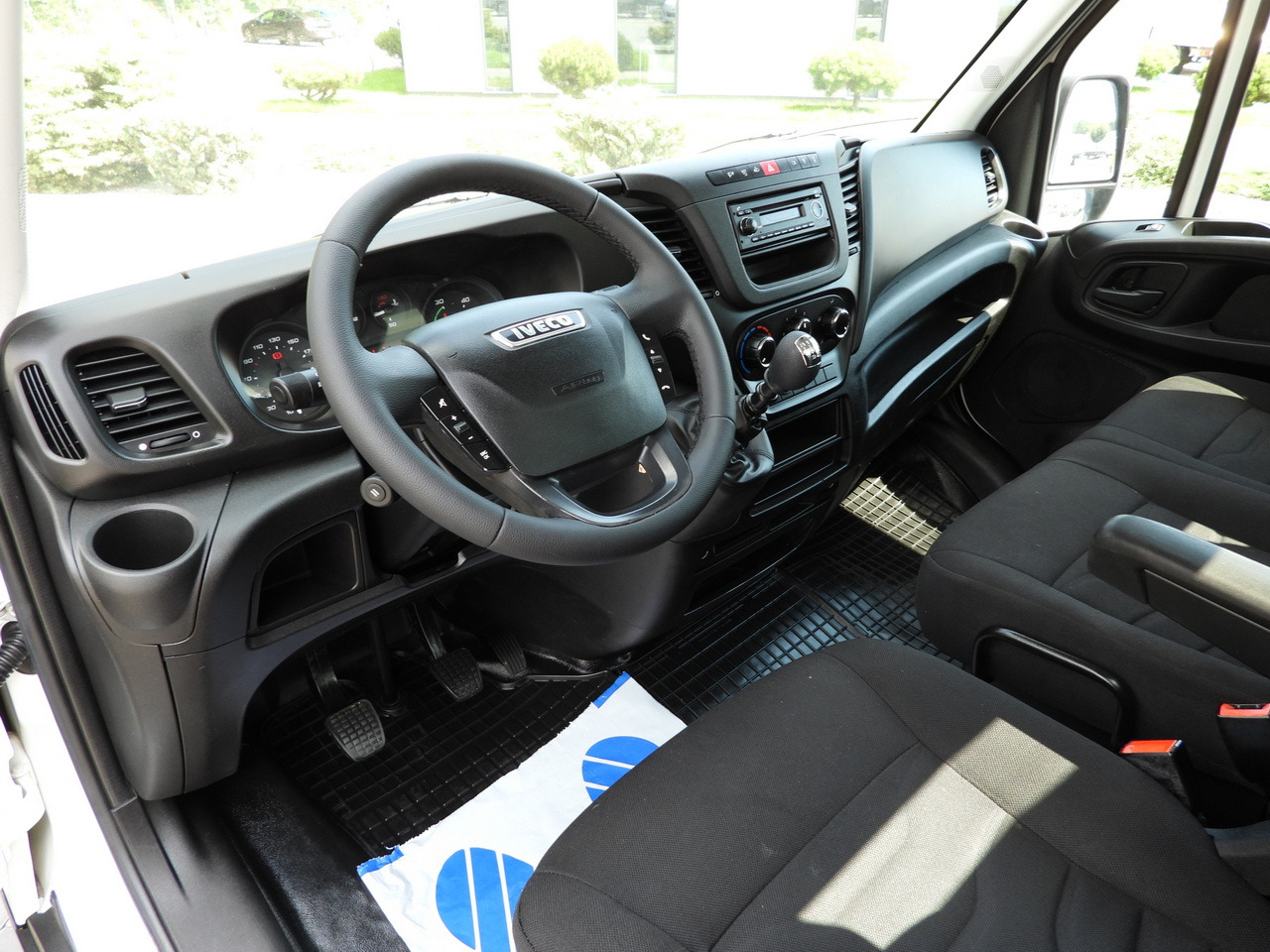 IVECO DAILY 35C15 TIPPER CRUISE CONTROL TWIN WHEELS AIR CONDITIONING 150HP - قلاب صغير: صور 2 IVECO DAILY 35C15 TIPPER CRUISE CONTROL TWIN WHEELS AIR CONDITIONING 150HP - قلاب صغير: صور 2