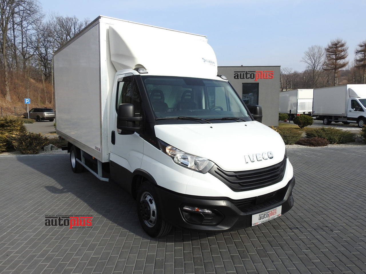 IVECO DAILY 35C16 BOX LIFT 8 PALLETS CRUISE CONTROL TWIN WHEELS AIR CONDITIONING 160HP - الشاحنات الصغيرة صندوق مغلق: صور 1 IVECO DAILY 35C16 BOX LIFT 8 PALLETS CRUISE CONTROL TWIN WHEELS AIR CONDITIONING 160HP - الشاحنات الصغيرة صندوق مغلق: صور 1