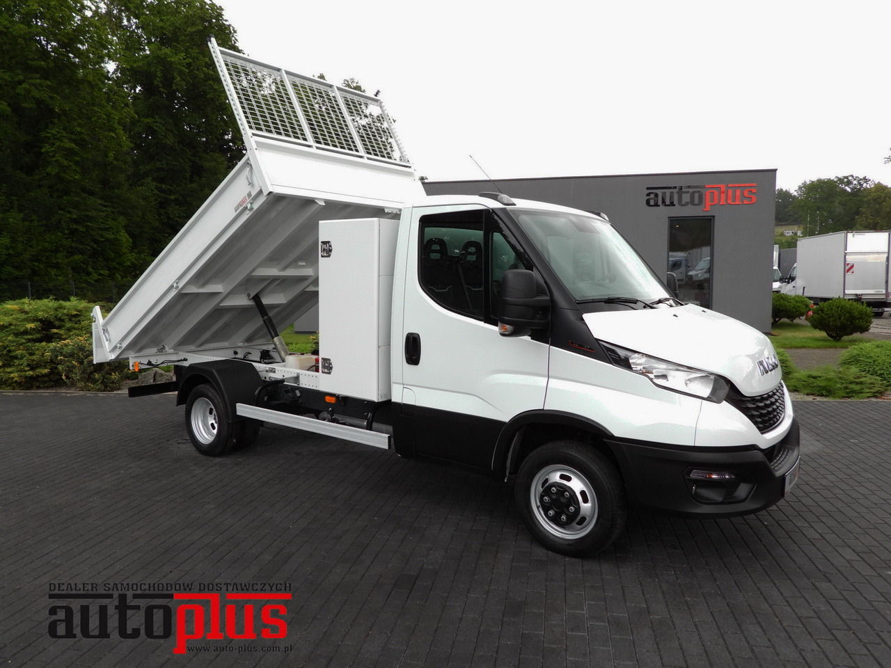 IVECO DAILY 35C16 TIPPER CRUISE CONTROL AIR CONDITIONING TWIN WHEELS 160HP - قلاب صغير: صور 1 IVECO DAILY 35C16 TIPPER CRUISE CONTROL AIR CONDITIONING TWIN WHEELS 160HP - قلاب صغير: صور 1