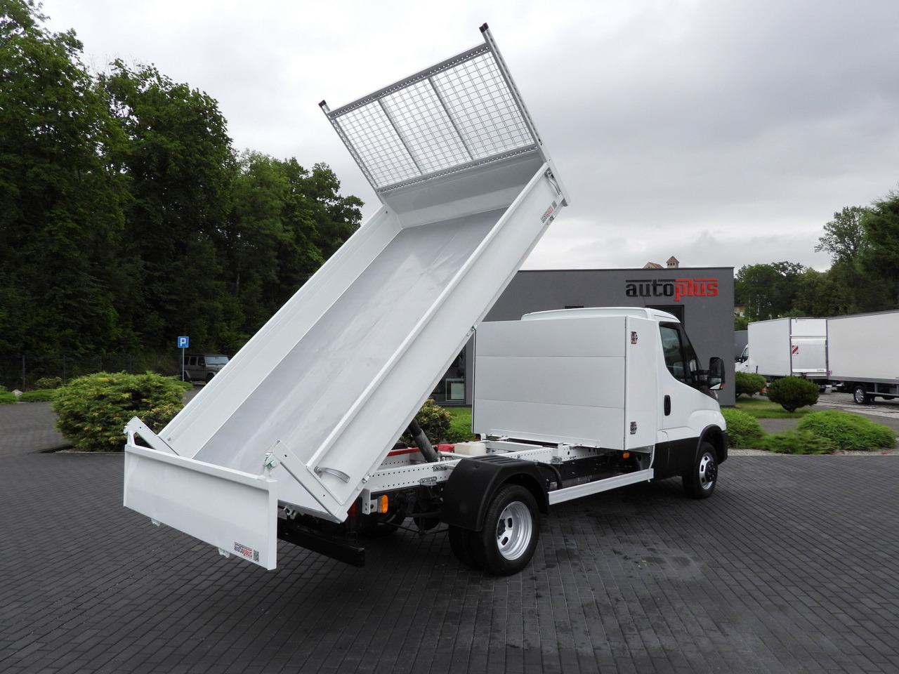 IVECO DAILY 35C16 TIPPER CRUISE CONTROL AIR CONDITIONING TWIN WHEELS 160HP - قلاب صغير: صور 3 IVECO DAILY 35C16 TIPPER CRUISE CONTROL AIR CONDITIONING TWIN WHEELS 160HP - قلاب صغير: صور 3
