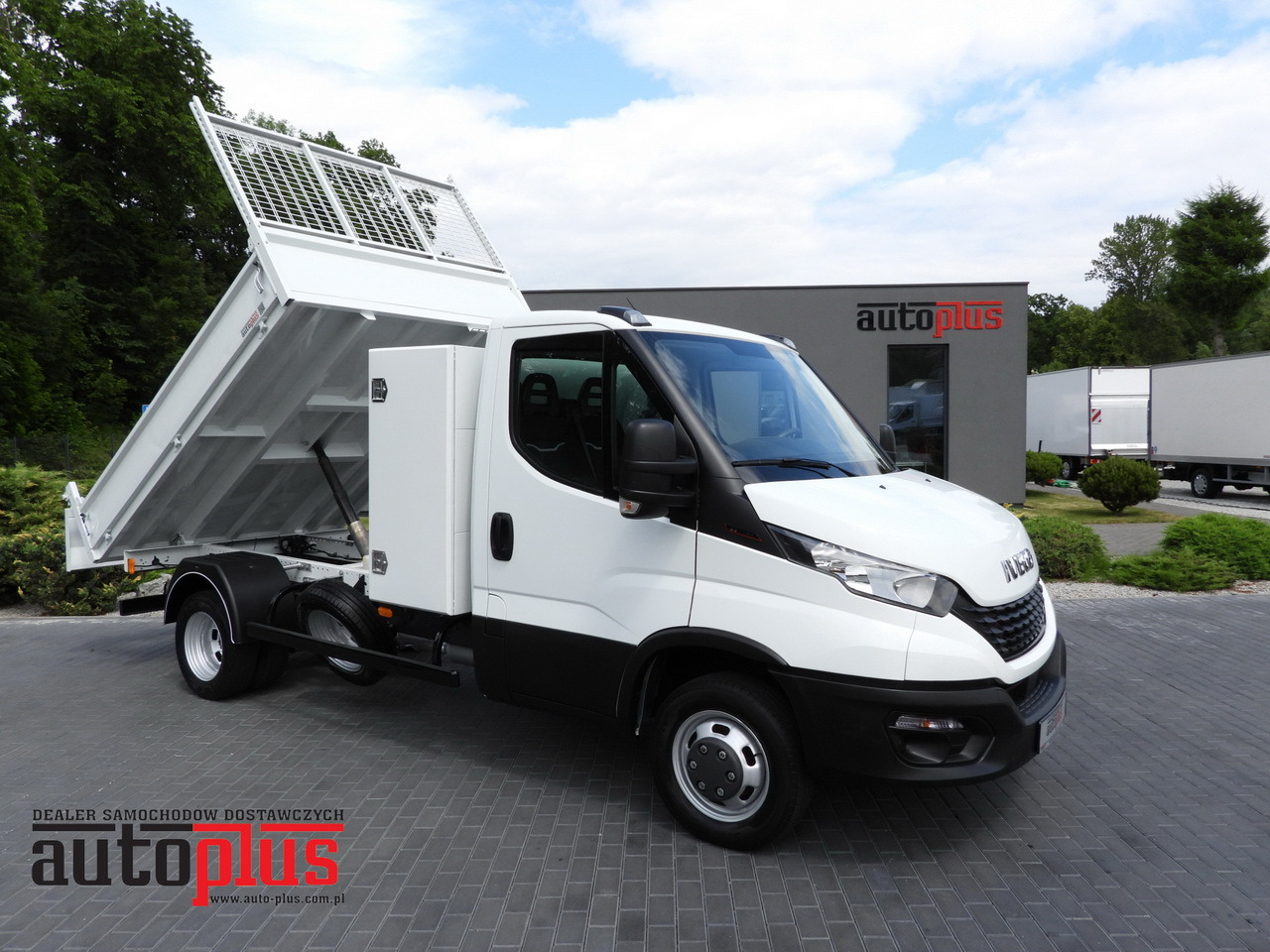 IVECO DAILY 35C16 TIPPER CRUISE CONTROL TWIN WHEELS AIR CONDITIONING 160HP - قلاب صغير: صور 1 IVECO DAILY 35C16 TIPPER CRUISE CONTROL TWIN WHEELS AIR CONDITIONING 160HP - قلاب صغير: صور 1