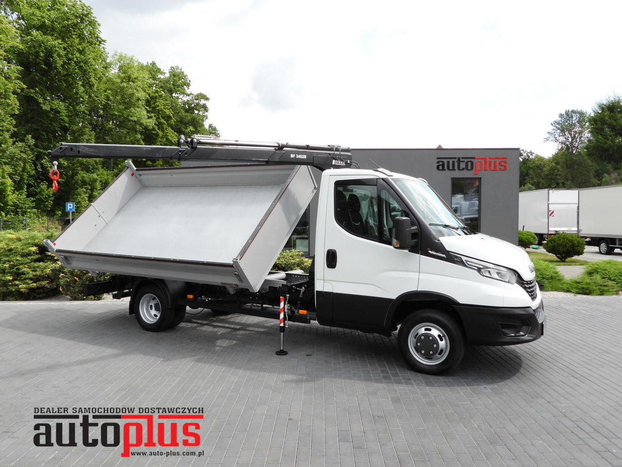 IVECO DAILY 35C18 THREE-WAY TIPPER 3 HDS SEATS CRUISE CONTROL LED LIGHTS AUTOMATIC TRANSMISSION HI-MATIC TWIN WHEELS AIR CONDITIONING 180HP - قلاب صغير: صور 1 IVECO DAILY 35C18 THREE-WAY TIPPER 3 HDS SEATS CRUISE CONTROL LED LIGHTS AUTOMATIC TRANSMISSION HI-MATIC TWIN WHEELS AIR CONDITIONING 180HP - قلاب صغير: صور 1