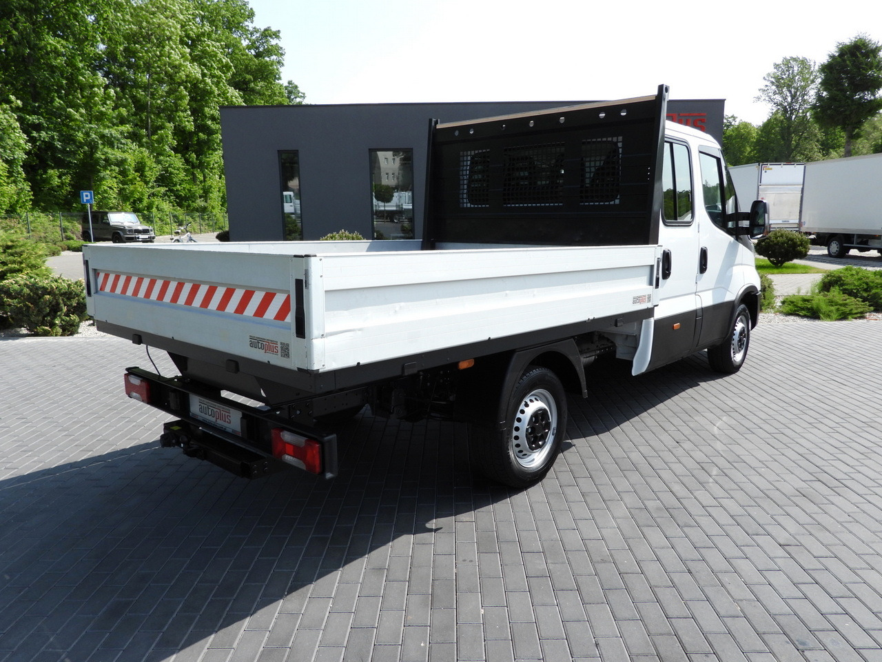 IVECO DAILY 35S12 STAKE BODY DOUBLE CABIN DOKA 7 SEATS AIR CONDITIONING 120HP - الشاحنات الصغيرة كابينة مزدوجة: صور 3 IVECO DAILY 35S12 STAKE BODY DOUBLE CABIN DOKA 7 SEATS AIR CONDITIONING 120HP - الشاحنات الصغيرة كابينة مزدوجة: صور 3