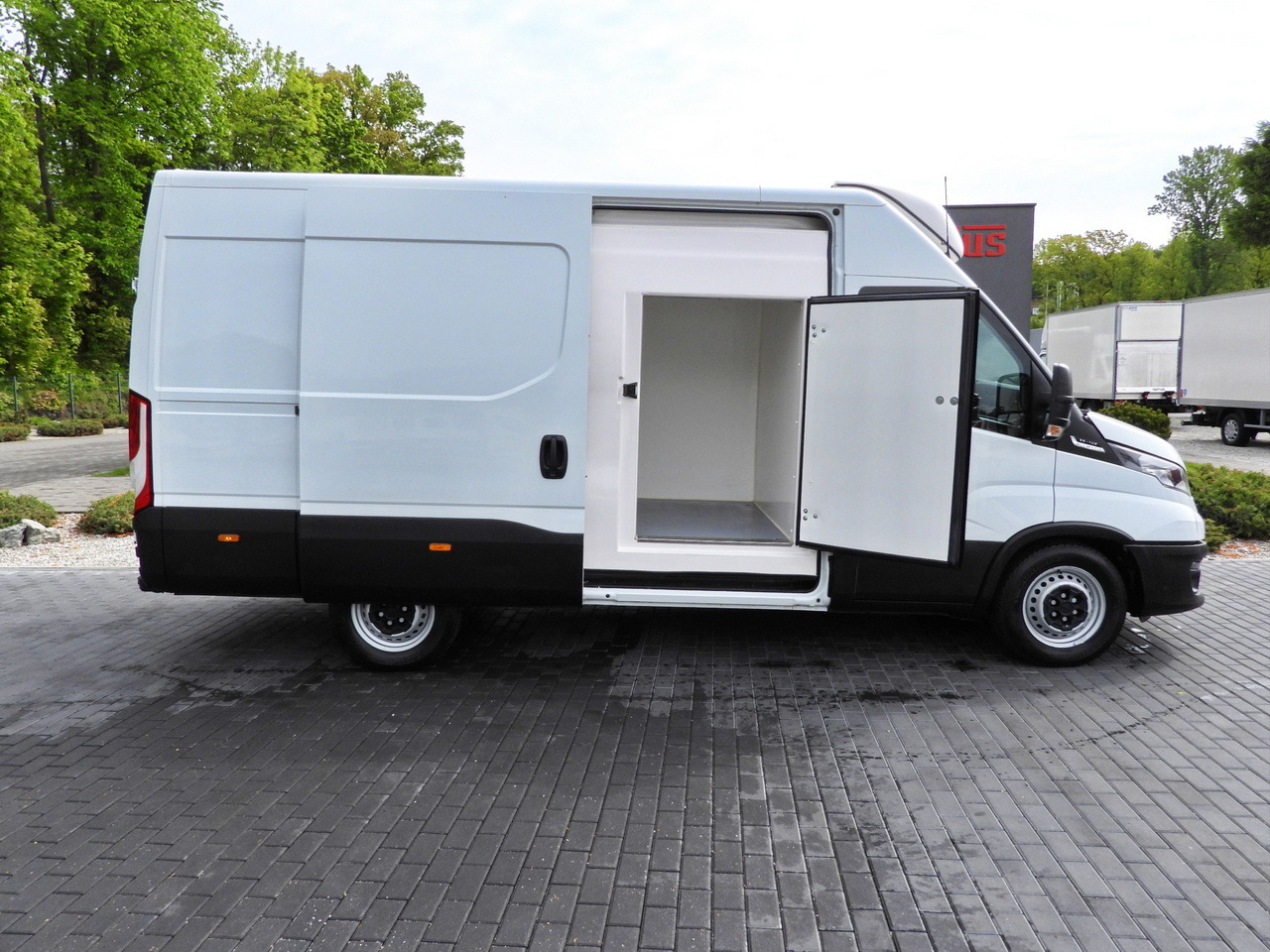 الشاحنات الصغيرة المبردة IVECO DAILY 35S14 REFRIGERATOR VAN -10*C POWER SUPPLY 230V CRUISE CONTROL AUTOMATIC TRANSMISSION HI-MATIC AIR CONDITIONING  140HP: صور 8