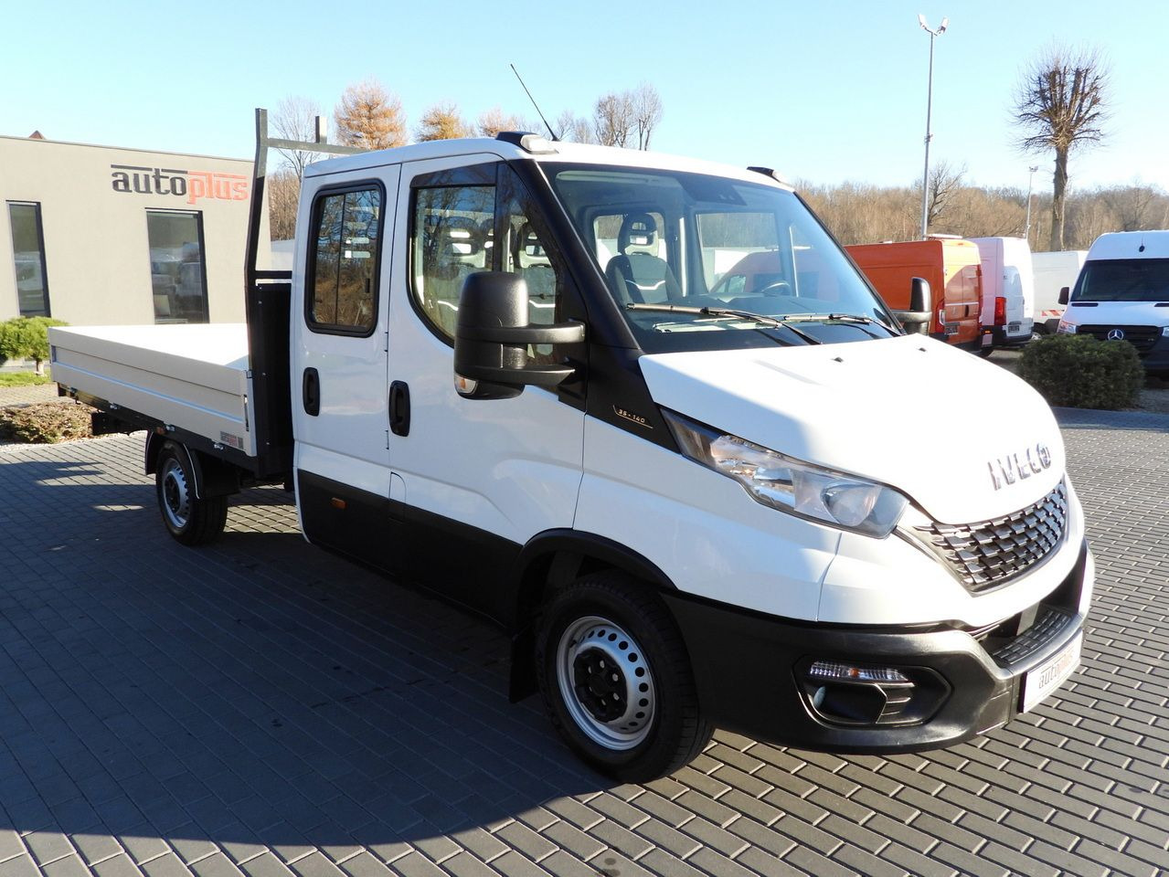 IVECO DAILY 35S14 STAKE BODY DOUBLE CABIN DOKA 7 SEATS CRUISE CONTROL AIR CONDITIONING 140HP - الشاحنات الصغيرة كابينة مزدوجة: صور 4 IVECO DAILY 35S14 STAKE BODY DOUBLE CABIN DOKA 7 SEATS CRUISE CONTROL AIR CONDITIONING 140HP - الشاحنات الصغيرة كابينة مزدوجة: صور 4
