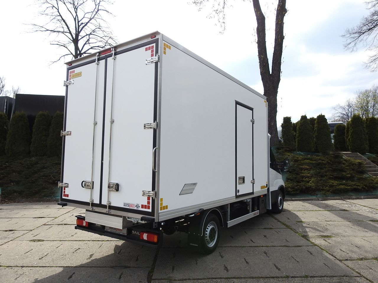 IVECO DAILY 35S16 NEW REGRIGERATOR BOX -10*C 8 PALLETS HEATING FUNCTION POWER SUPPLY 230V CRUISE CONTROL AIR CONDITIONING 160HP - الشاحنات الصغيرة المبردة: صور 3 IVECO DAILY 35S16 NEW REGRIGERATOR BOX -10*C 8 PALLETS HEATING FUNCTION POWER SUPPLY 230V CRUISE CONTROL AIR CONDITIONING 160HP - الشاحنات الصغيرة المبردة: صور 3