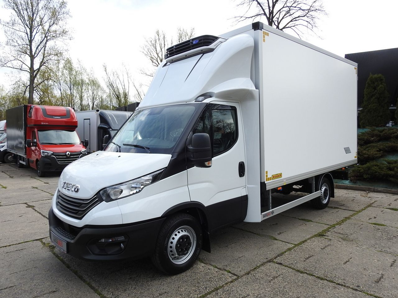 الشاحنات الصغيرة المبردة جديد IVECO DAILY 35S16 NEW REGRIGERATOR BOX -10*C 8 PALLETS HEATING FUNCTION POWER SUPPLY 230V CRUISE CONTROL AIR CONDITIONING 160HP: صور 6