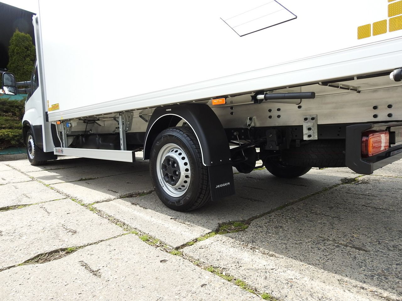 الشاحنات الصغيرة المبردة جديد IVECO DAILY 35S16 NEW REGRIGERATOR BOX -10*C 8 PALLETS HEATING FUNCTION POWER SUPPLY 230V CRUISE CONTROL AIR CONDITIONING 160HP: صور 17