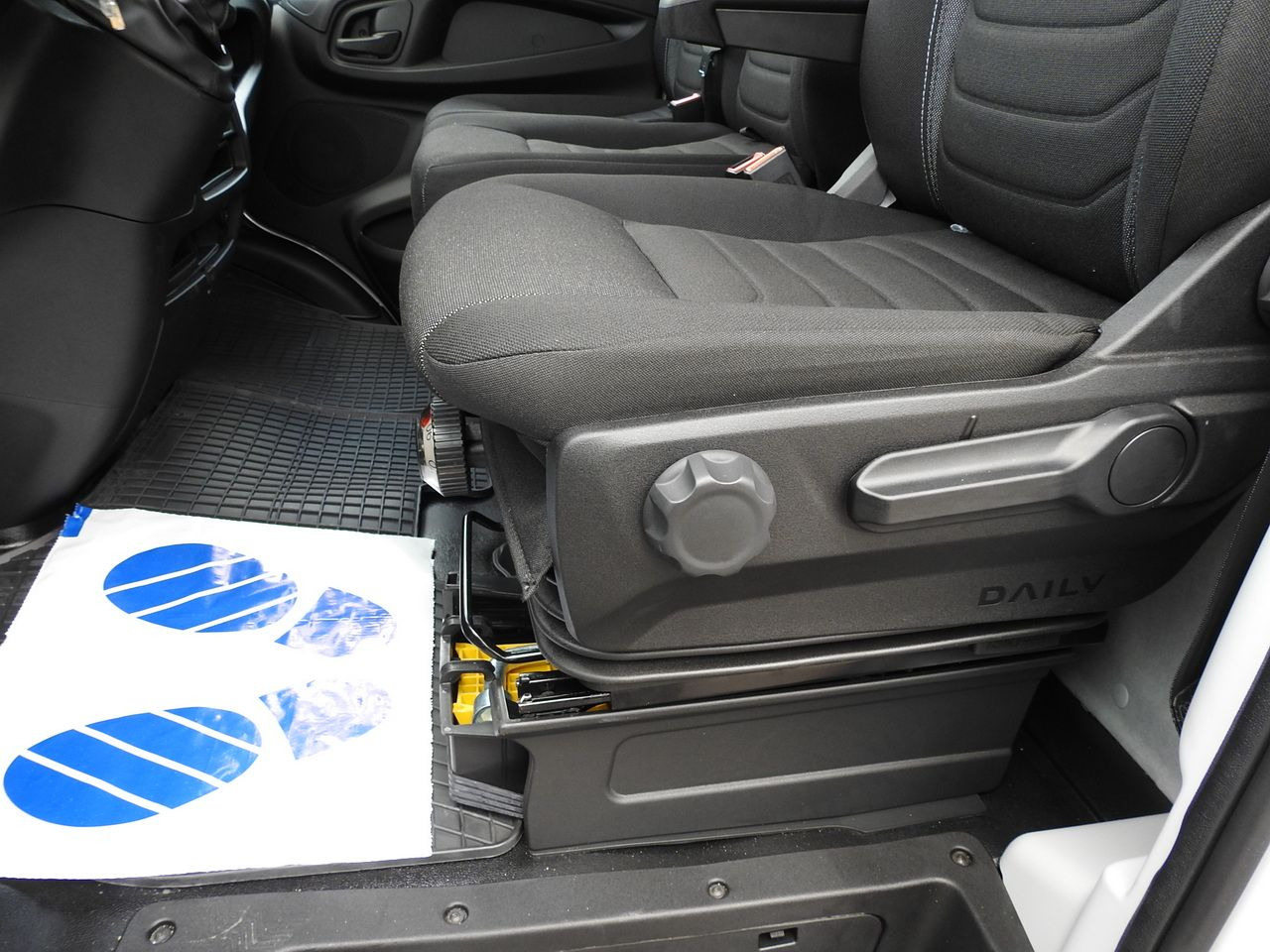 الشاحنات الصغيرة المبردة جديد IVECO DAILY 35S16 NEW REGRIGERATOR BOX -10*C 8 PALLETS HEATING FUNCTION POWER SUPPLY 230V CRUISE CONTROL AIR CONDITIONING 160HP: صور 33