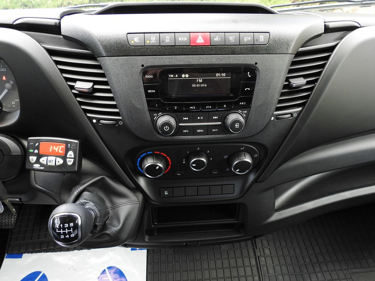 الشاحنات الصغيرة المبردة جديد IVECO DAILY 35S16 NEW REGRIGERATOR BOX -10*C 8 PALLETS HEATING FUNCTION POWER SUPPLY 230V CRUISE CONTROL AIR CONDITIONING 160HP: صور 39