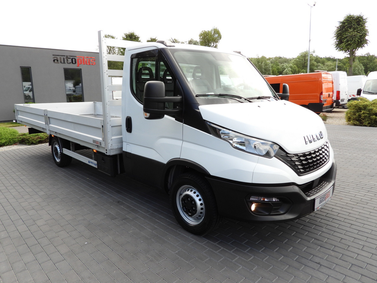 IVECO DAILY 35S16 STAKE BODY 10 PALLETS CRUISE CONTROL AIR CONDITIONING  160HP - الشاحنات الصغيرة المسطحة: صور 4 IVECO DAILY 35S16 STAKE BODY 10 PALLETS CRUISE CONTROL AIR CONDITIONING  160HP - الشاحنات الصغيرة المسطحة: صور 4