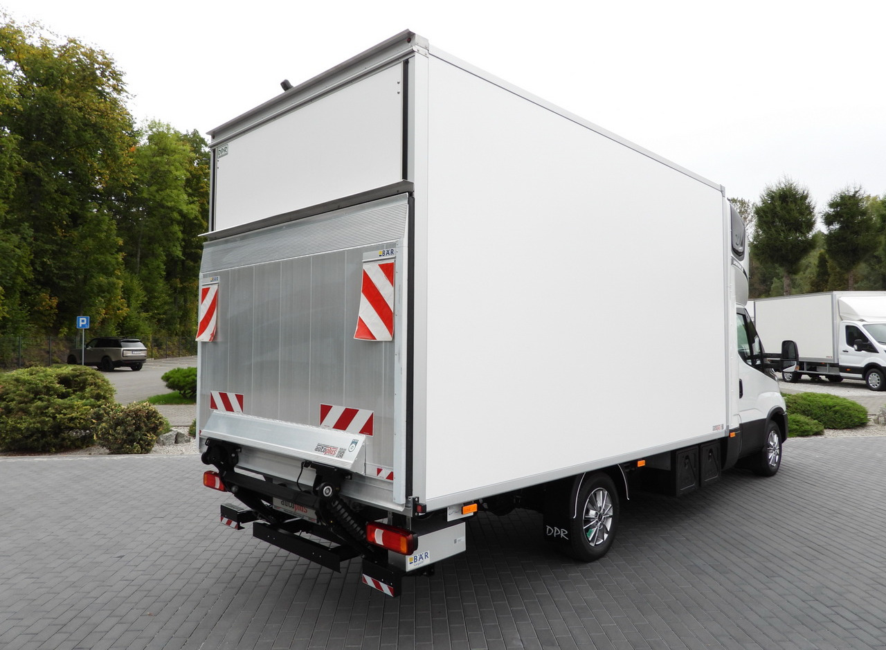 IVECO DAILY 35S18 BOX HI-MATIC LIFT 8 PALLETS CRUISE CONTROL NAVIGATION LED LIGHTS PNEUMATICS AUTOMATIC TRANSMISSION HI-MATIC AIR CONDITIONING 180HP - الشاحنات الصغيرة صندوق مغلق: صور 3 IVECO DAILY 35S18 BOX HI-MATIC LIFT 8 PALLETS CRUISE CONTROL NAVIGATION LED LIGHTS PNEUMATICS AUTOMATIC TRANSMISSION HI-MATIC AIR CONDITIONING 180HP - الشاحنات الصغيرة صندوق مغلق: صور 3
