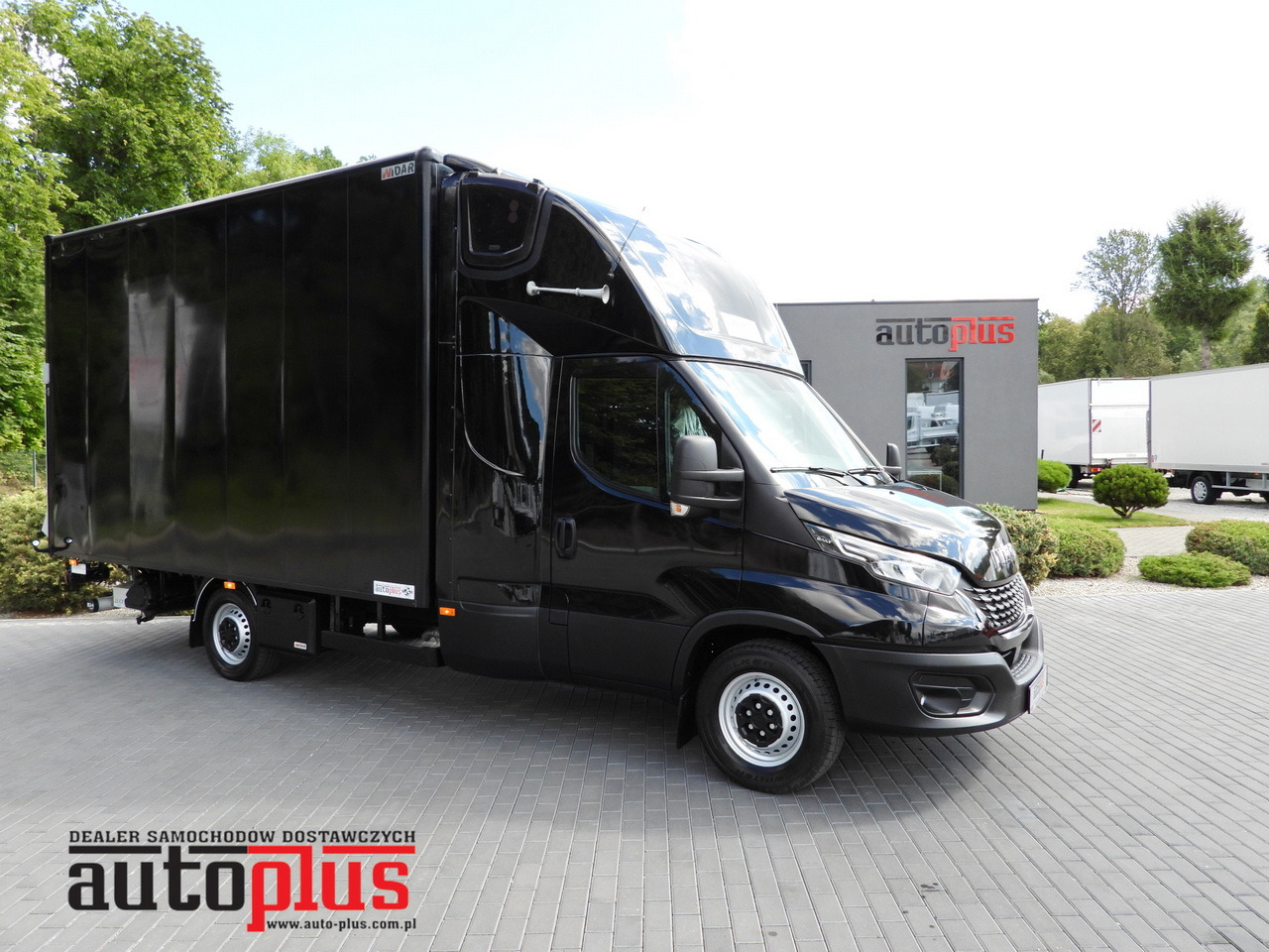 IVECO DAILY 35S18 BOX LIFT 8 PALLETS WEBASTO CRUISE CONTROL NAVIGATION LED LIGHTS PNEUMATICS AIR CONDITIONING 180HP - الشاحنات الصغيرة صندوق مغلق: صور 1 IVECO DAILY 35S18 BOX LIFT 8 PALLETS WEBASTO CRUISE CONTROL NAVIGATION LED LIGHTS PNEUMATICS AIR CONDITIONING 180HP - الشاحنات الصغيرة صندوق مغلق: صور 1