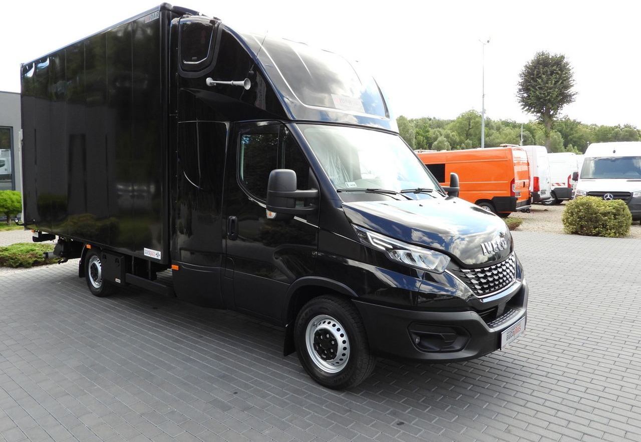 IVECO DAILY 35S18 BOX LIFT 8 PALLETS WEBASTO CRUISE CONTROL NAVIGATION LED LIGHTS PNEUMATICS AIR CONDITIONING 180HP - الشاحنات الصغيرة صندوق مغلق: صور 4 IVECO DAILY 35S18 BOX LIFT 8 PALLETS WEBASTO CRUISE CONTROL NAVIGATION LED LIGHTS PNEUMATICS AIR CONDITIONING 180HP - الشاحنات الصغيرة صندوق مغلق: صور 4
