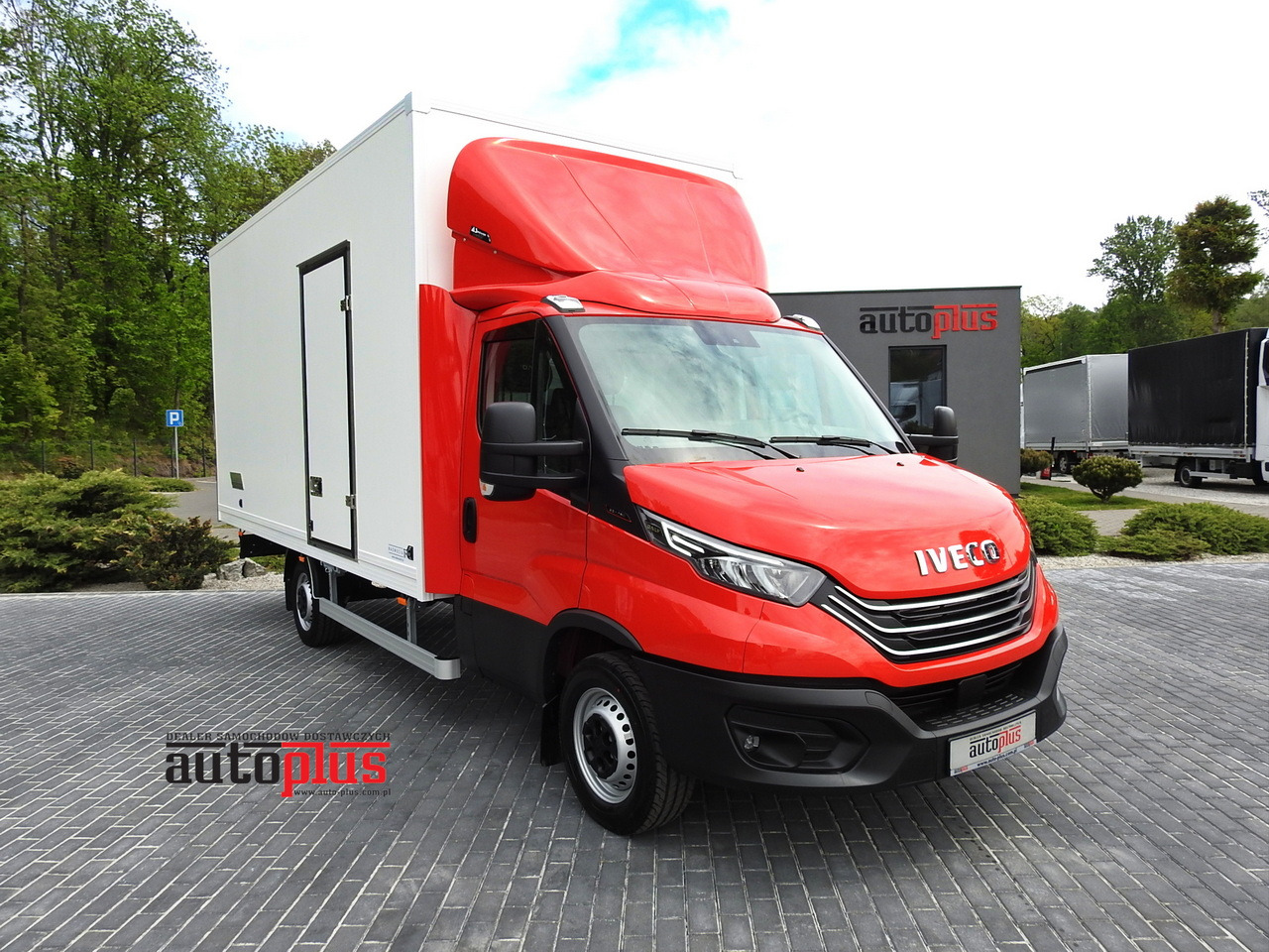 IVECO DAILY 35S18 NEW BOX 10 PALLETS CRUISE CONTROL NAVIGATION AIR CONDITIONING LED LIGHTS GUARANTEE 180HP - الشاحنات الصغيرة المبردة: صور 1 IVECO DAILY 35S18 NEW BOX 10 PALLETS CRUISE CONTROL NAVIGATION AIR CONDITIONING LED LIGHTS GUARANTEE 180HP - الشاحنات الصغيرة المبردة: صور 1