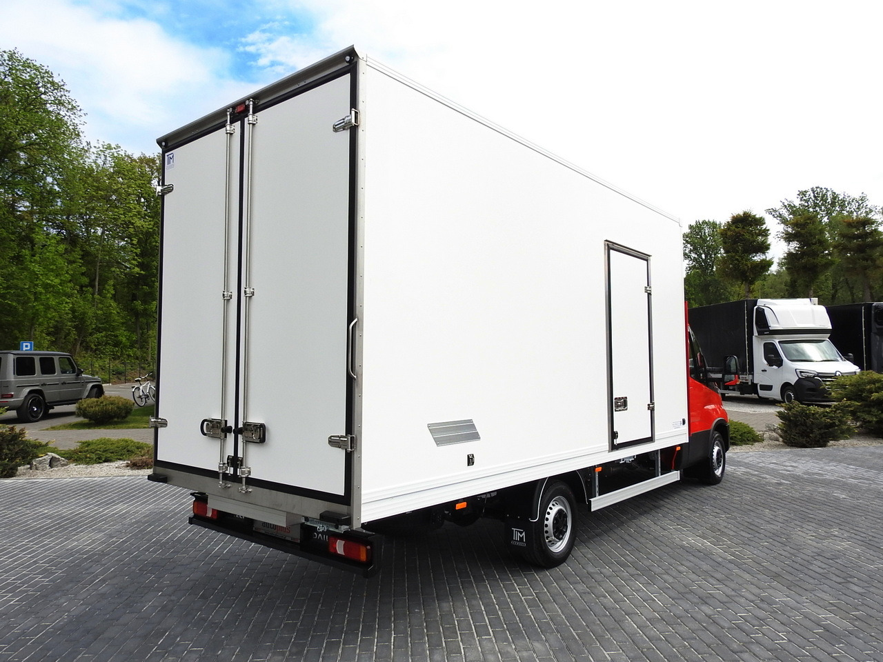 IVECO DAILY 35S18 NEW BOX 10 PALLETS CRUISE CONTROL NAVIGATION AIR CONDITIONING LED LIGHTS GUARANTEE 180HP - الشاحنات الصغيرة المبردة: صور 3 IVECO DAILY 35S18 NEW BOX 10 PALLETS CRUISE CONTROL NAVIGATION AIR CONDITIONING LED LIGHTS GUARANTEE 180HP - الشاحنات الصغيرة المبردة: صور 3