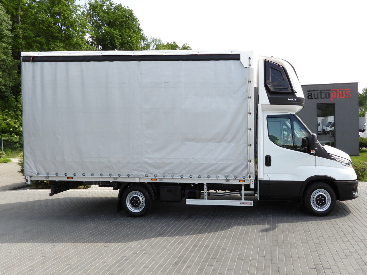 الشاحنات الصغيرة ستائر IVECO DAILY 35S18 TARPAULIN 10 PALLETS CRUISE CONTROL LED LIGHTS AIR CONDITIONING  180HP: صور 7