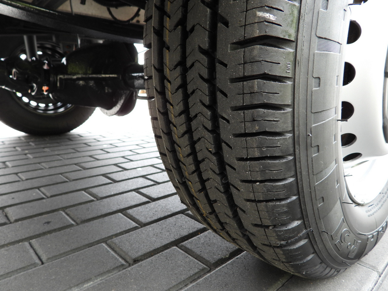 الشاحنات الصغيرة ستائر IVECO DAILY  35S18 TARPAULIN 10 PALLETS WEBASTO CRUISE CONTROL AIR CONDITIONING  180HP: صور 25
