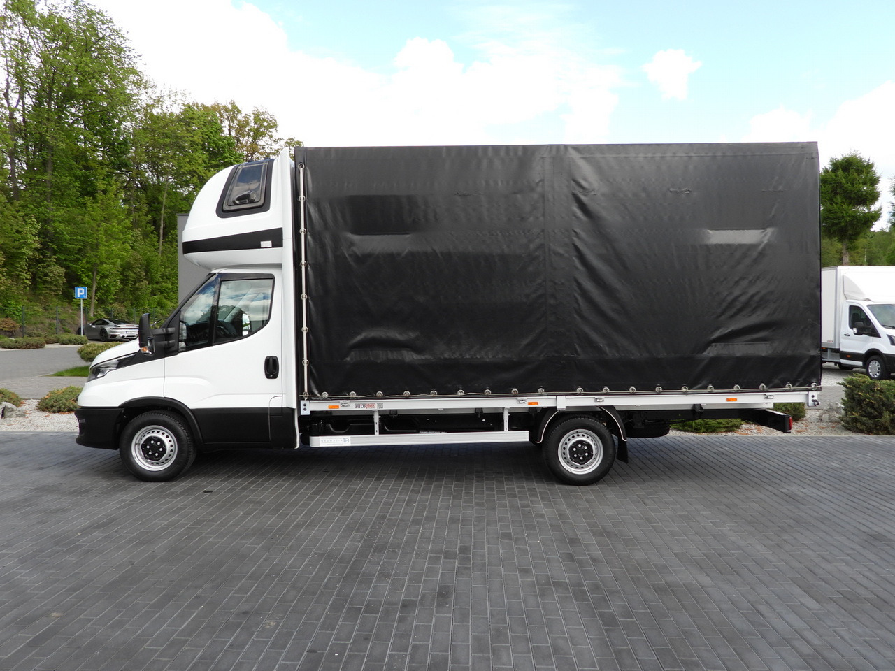الشاحنات الصغيرة ستائر IVECO DAILY  35S18 TARPAULIN 10 PALLETS WEBASTO CRUISE CONTROL AIR CONDITIONING  180HP: صور 9