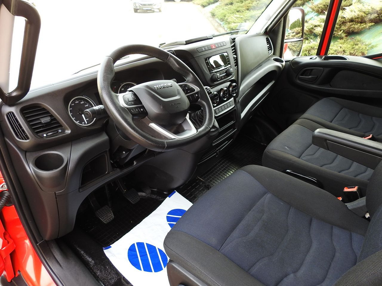 IVECO DAILY 35S18 TARPAULIN 10 PALLETS WEBASTO CRUISE CONTROL LED LIGHTS AIR CONDITIONING 180HP - الشاحنات الصغيرة ستائر: صور 2 IVECO DAILY 35S18 TARPAULIN 10 PALLETS WEBASTO CRUISE CONTROL LED LIGHTS AIR CONDITIONING 180HP - الشاحنات الصغيرة ستائر: صور 2