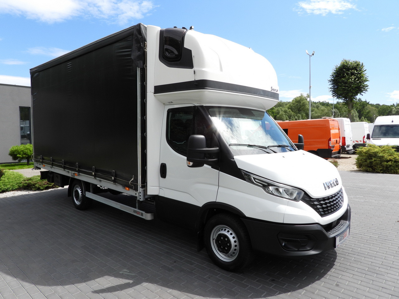 IVECO DAILY 35S18 TARPAULIN 10 PALLETS WEBASTO CRUISE CONTROL LED LIGHTS PNEUMATICS AIR CONDITIONING 180HP - الشاحنات الصغيرة ستائر: صور 4 IVECO DAILY 35S18 TARPAULIN 10 PALLETS WEBASTO CRUISE CONTROL LED LIGHTS PNEUMATICS AIR CONDITIONING 180HP - الشاحنات الصغيرة ستائر: صور 4