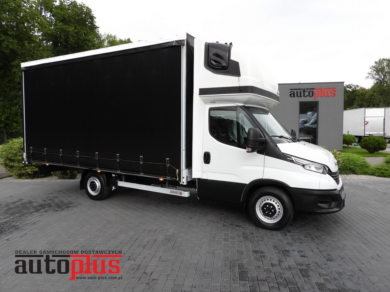 IVECO DAILY 35S18 TARPAULIN 10 PALLETS WEBASTO CRUISE CONTROL NAVIGATION LED LIGHTS AIR CONDITIONING 180HP - الشاحنات الصغيرة ستائر: صور 1 IVECO DAILY 35S18 TARPAULIN 10 PALLETS WEBASTO CRUISE CONTROL NAVIGATION LED LIGHTS AIR CONDITIONING 180HP - الشاحنات الصغيرة ستائر: صور 1
