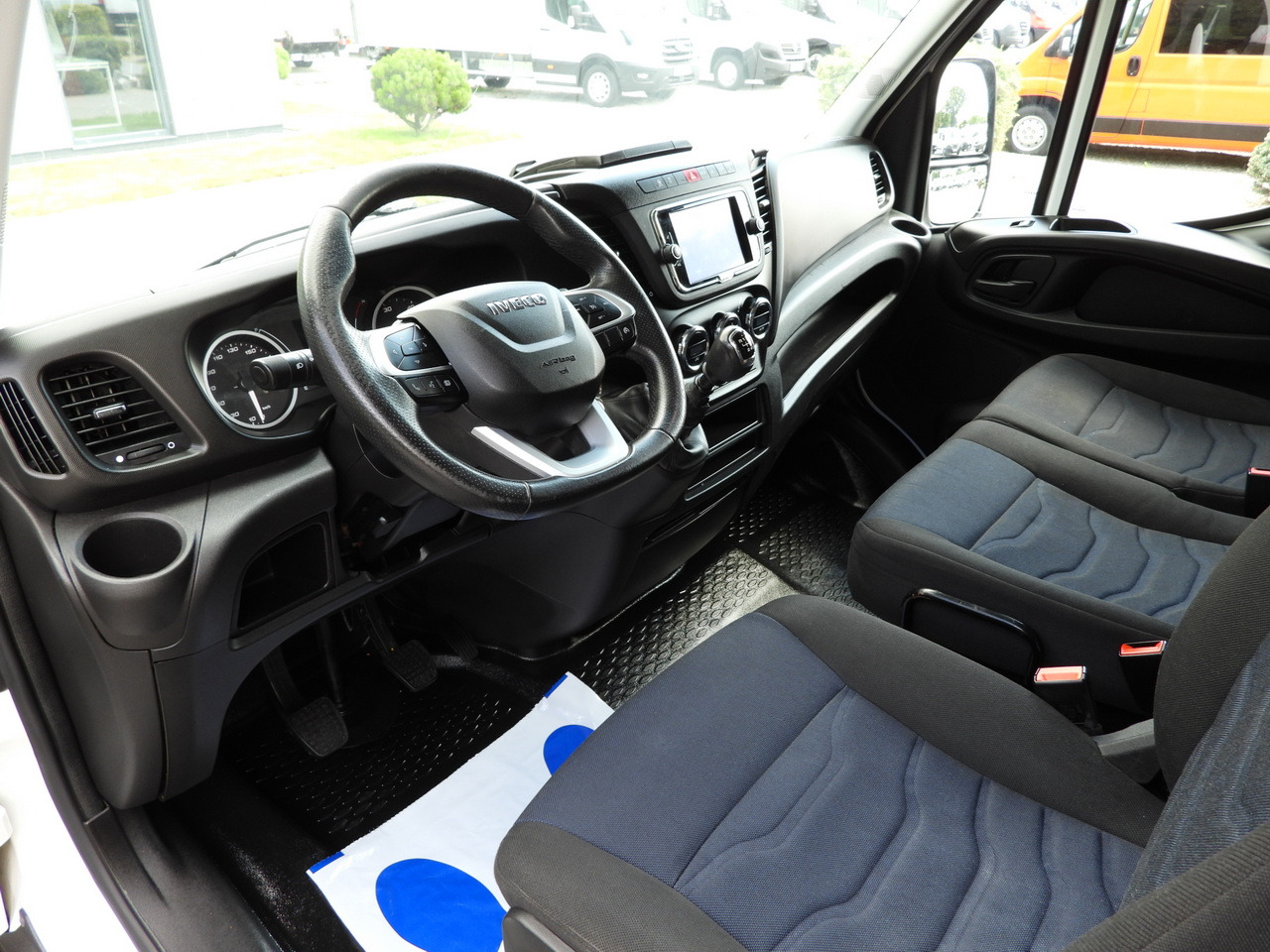 IVECO DAILY 35S18 TARPAULIN 10 PALLETS WEBASTO CRUISE CONTROL NAVIGATION LED LIGHTS AIR CONDITIONING 180HP - الشاحنات الصغيرة ستائر: صور 2 IVECO DAILY 35S18 TARPAULIN 10 PALLETS WEBASTO CRUISE CONTROL NAVIGATION LED LIGHTS AIR CONDITIONING 180HP - الشاحنات الصغيرة ستائر: صور 2