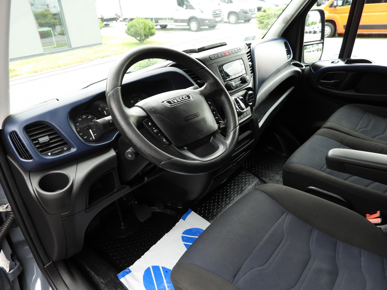 IVECO DAILY 35S18 TARPAULIN 10 PALLETS WEBASTO CRUISE CONTROL PNEUMATICS AUTOMATIC TRANSMISSION HI-MATIC AIR CONDITIONING 180HP - الشاحنات الصغيرة ستائر: صور 2 IVECO DAILY 35S18 TARPAULIN 10 PALLETS WEBASTO CRUISE CONTROL PNEUMATICS AUTOMATIC TRANSMISSION HI-MATIC AIR CONDITIONING 180HP - الشاحنات الصغيرة ستائر: صور 2