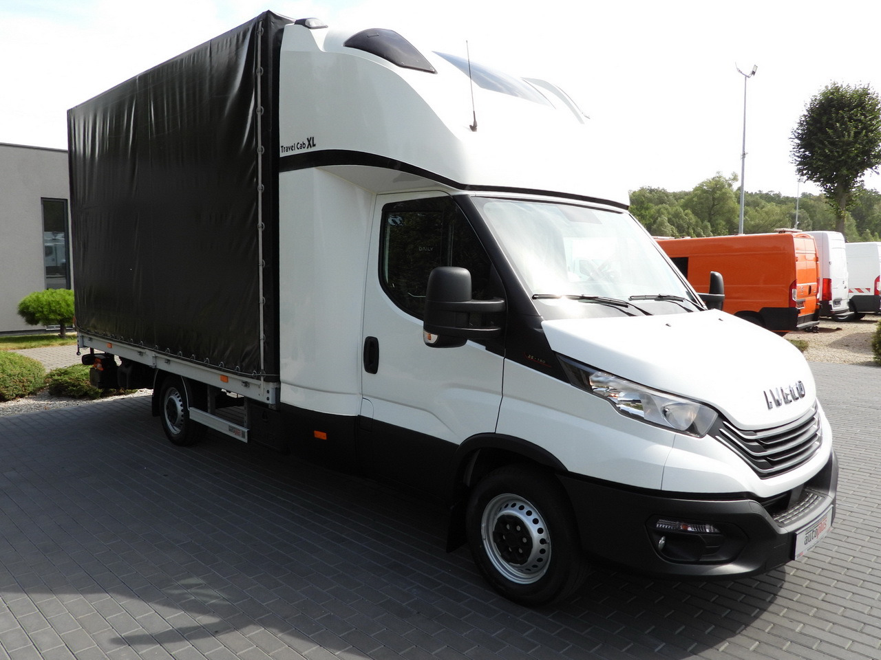IVECO DAILY 35S18 TARPAULIN LIFT 8 PALLETS CRUISE CONTROL AIR CONDITIONING 180HP - الشاحنات الصغيرة ستائر: صور 4 IVECO DAILY 35S18 TARPAULIN LIFT 8 PALLETS CRUISE CONTROL AIR CONDITIONING 180HP - الشاحنات الصغيرة ستائر: صور 4