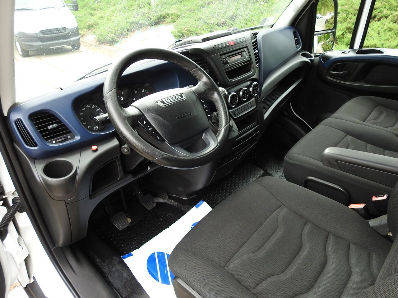 IVECO DAILY 35S18 TARPAULIN LIFT 8 PALLETS CRUISE CONTROL AIR CONDITIONING 180HP - الشاحنات الصغيرة ستائر: صور 2 IVECO DAILY 35S18 TARPAULIN LIFT 8 PALLETS CRUISE CONTROL AIR CONDITIONING 180HP - الشاحنات الصغيرة ستائر: صور 2